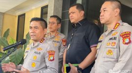 Foto: Kapolda Metro Jaya Irjen Karyoto mendatangi Polres Metro Depok. (Devi Puspitasari/detikcom)/