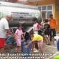 Foto. BPBD Bogor Saat Distribusi 65 Liter Air Kepada Warga