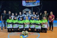 Foto. Tim Bola Voli putri PBV Benteng Agung bersama BPRS Bhakti Sumekar usai pertandingan