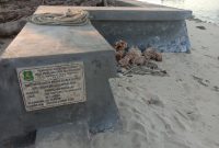 Foto. Tangkis Laut Dusun Saur Desa Saur-saebus Kecamatan Sapeken, Sumenep