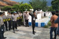 Foto. Khairil Ahdi saat menyampaikan Orasinya di Gedung Dinsos P3A kabupaten Sumenep.