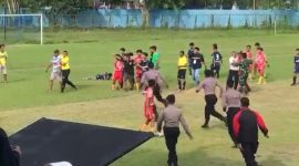 Foto. Kericuhan pertandingan U-15 di Stadion A Yani Sumenep