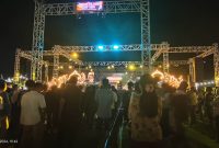 Foto. Situasi Pengunjung Kegiatan Madura Culture Festival 2024 di depan Panggung Hiburan. 