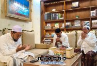 Foto. Dr. H Achmad Fauzi Wongsojudo bersama Kiai Imam Hasyim saat silaturahmi ke KHR Achmad Azaim Ibrahimy pengasuh Pondok Pesantren Salafiyah syafi'iyah Sukorejo. 