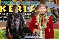 Foto. Achmad Fauzi Wongsojudo (Kanan) bersama Empu Basiriansyah ketua panitia sekaligus ketua paguyuban keris PAKEM (Kiri). 