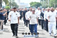 Foto. Bupati Sumenep, Dr H Achmad Fauzi Wongsojudo (Kiri), KH Imam Hasyim Wakil Bupati Sumenep (Tengah) saat mengikuti Gladi Bersih Persiapan Pelantikan kepala Daerah Terpilih di Jakarta. 