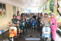Foto. Kapolres dan Dandim 0827/Sumenep saat mengendarai Sepeda motor Vespa guna Ngabuburit dan Berbagi takjil