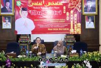 Foto. Dr Ir Arif Firmanto, S.TP., M.Si.IPU Kepala Bappeda Sumenep (Kiri) Bersama Ketua Dharma Wanita Persatuan (DWP) Bappeda Sumenep Asih Wulandari, M.Si (Kanan).