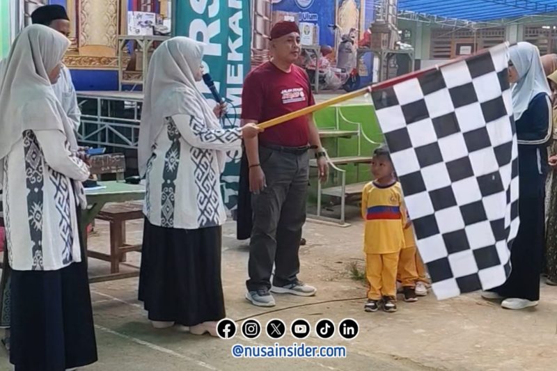 Foto. Pelepasan Jalan-Jalan Sehat (JJS) Ikatan Keluarga Besar Alumni Darul Ulum (IKBAD) dalam rangka Haflatul Imtihan (HIDAR) ke-57.