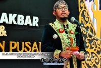 Foto. Momen Bupati Sumenep Dr H Achmad Fauzi Wongso judo, SH., MH dalam Agenda Jamasan Pusaka dan Haul Akbar di Sumenep. 