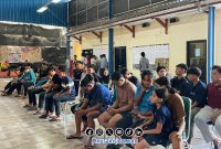 Foto. Tampak Puluhan Orang mengambil Nomor Dada Soekarno Fun Run 2025.