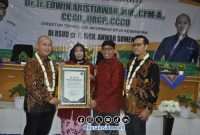 Foto. Pemberian penghargaan Bintang tiga dari BPJS Kesehatan RI kepada RSUD Moh Anwar Sumenep