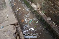 Foto. Tampak Slokan Pasar Anom Sumenep usai Dibersihkan Petugas