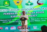 Foto. Penasehat Paguyuban Rokok Sumenep, H Mukmin disela-sela Sambutannya. 