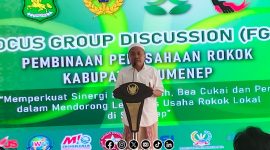 Foto. Penasehat Paguyuban Rokok Sumenep, H Mukmin disela-sela Sambutannya. 