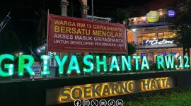 Foto. Banner Penolakan Warga RW 12 Griya Shanta Malang Jawa Timur. 