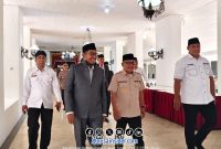 Foto. Bupati Sumenep Dr H Achmad Fauzi Wongsojudo saat menghadiri Pengukuhan Pengurus PKDI Sumenep mendamping Ketua DPD PKDI Jawa Timur. 