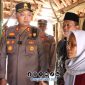 Foto. Kapolres Sumenep AKBP Rivanda, S.I.K saat berkunjung ke rumah Warga