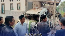 Foto. Ledakan Mobil di Rumah Milik HM Warga Kecamatan Ambunten Sumenep