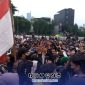 Foto. Massa aksi Di depan Gedung DPR RI, Senin 25 Agustus 2025.