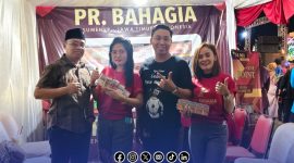 Foto Bersama SPG PR Bahagia bersama Tenaga Ahli (TA) Bupati Sumenep usai Hadir ke Pembukaan Madura Night Vaganza 2025 di GOR A Yani Sumenep