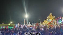 Foto. Tampak Ribuan Masyarakat Meriahkan Pembukaan Madura Night Vaganza 2025