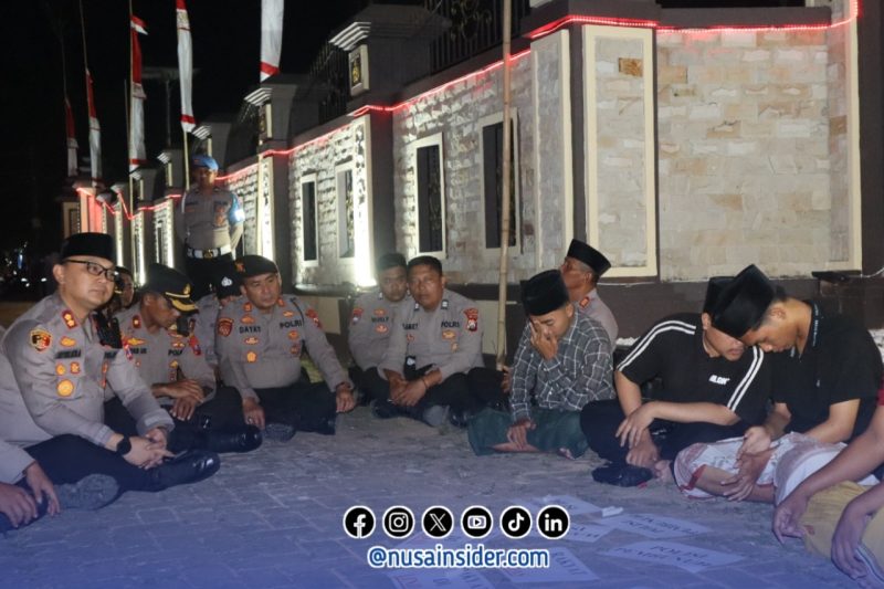 Foto. Pengamanan kegiatan doa bersama untuk almarhum Affan Kurniawan di depan Mapolres Sumenep