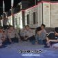 Foto. Pengamanan kegiatan doa bersama untuk almarhum Affan Kurniawan di depan Mapolres Sumenep