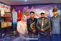 Foto Bersama Bupati Sumenep Dr H Achmad Fauzi Wongsojudo, SH., MH didampingi Plt Kepala Sekda Sumenep Drs. Raden Achmad Syahwan Effendy di Stand Kecamatan Kepulauan Raas, Gayam dan Nonggunong. 