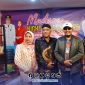 Foto Bersama Bupati Sumenep Dr H Achmad Fauzi Wongsojudo, SH., MH didampingi Plt Kepala Sekda Sumenep Drs. Raden Achmad Syahwan Effendy di Stand Kecamatan Kepulauan Raas, Gayam dan Nonggunong. 