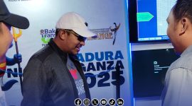 Foto. Kunjungan Bupati Sumenep di stand milik Dinas Perumahan Rakyat, Permukiman, dan Perhubungan (Disperkimhub) Kabupaten Sumenep dalam momentum Madura Culture Festival #3 Malam Kelima