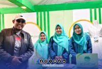 Foto. Kunjungan Bupati Sumenep di Malam Kelima Madura Culture Festival #3 di Stand Milik KSPP Syari'ah BMT NU Jawa Timur. 