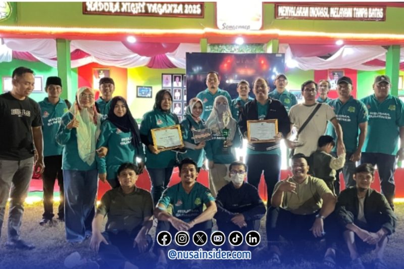 Foto. foto Bersama Pegawai dan Petugas Stan RSUD Moh Anwar Sumenep usai menerima penghargaan sebagai stan terbaik di malam penutupan Madura Night Vaganza 2025