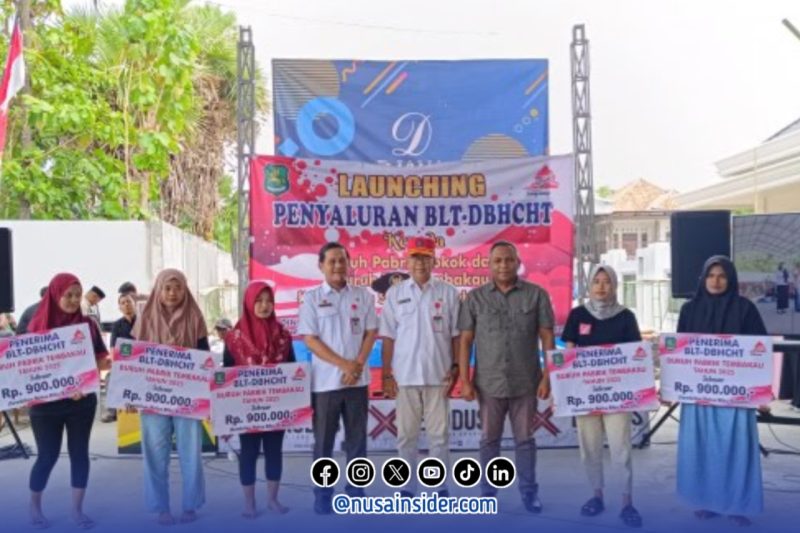 Foto. Launching penyaluran BLT DBHCHT ke 4.686 buruh pabrik rokok dan petani tembakau oleh Dinsos Sumenep di Gudang PR Empat Sekawan Mulia, Desa Lembung Timur, Kecamatan Lenteng, Rabu (20/8/2025).