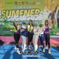 Foto bersama Instruktur Senam Cantik bersama Panitia di panggung Utama. 