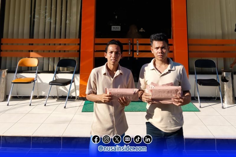 Foto. Ketua Umum Dua Ormas Sebelum memasukkan Surat Resmi ke Presiden RI dikantor POS Setempat 