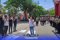 Foto. Syaiful Bahri, Korlap Aksi GPM - KLK Madura di depan kantor Disperkimhub Sumenep, Rabu 24/9/2025.