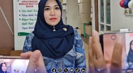Foto. Anggota DPD/MPR RI, Dr Lia Istifhama, S.Sos.i,. M.E.I saat dikonfirmasi sejumlah wartawan usai jenguk Santri Haikal di Rumah sakit