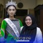 Foto. Dr Novi Sri Wahyuni, M.Kes (Kanan) saat berfoto dengan Putri Indonesia 2019 Bella Sandra (Kiri) 