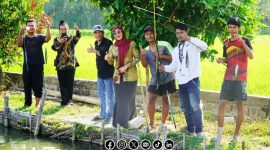 Foto. Kedekatan Senator Kebanggan Jawa Timur saat berada di salahsatu Pemancingan di kabupaten Nganjuk Jawa Timur. 