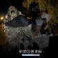 Foto. Dekorasi Grop Musik Tong-Tong Legendaris Mega Remmeng tampak di Malam Hari