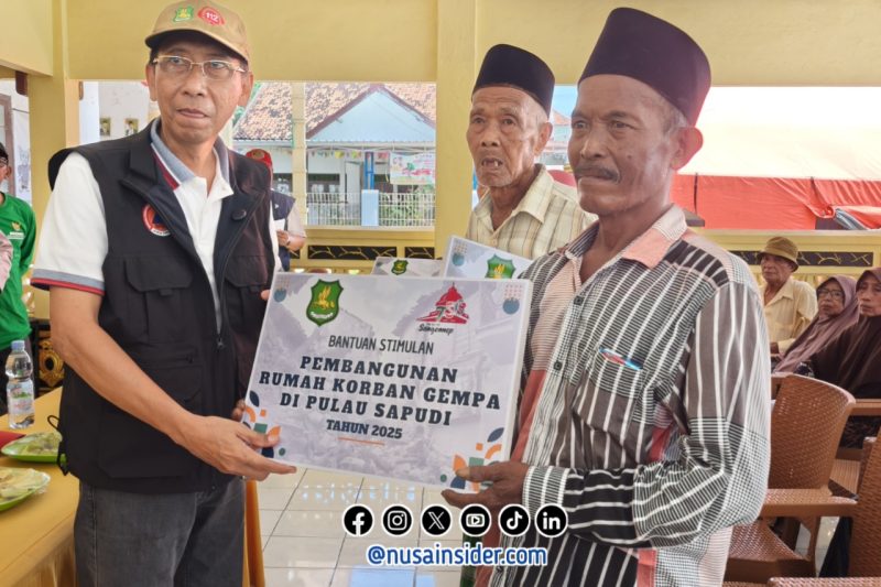 Foto. Penyaluran Bantuan Rumah Pasca Gempa di Kepulauan Sapudi Sumenep