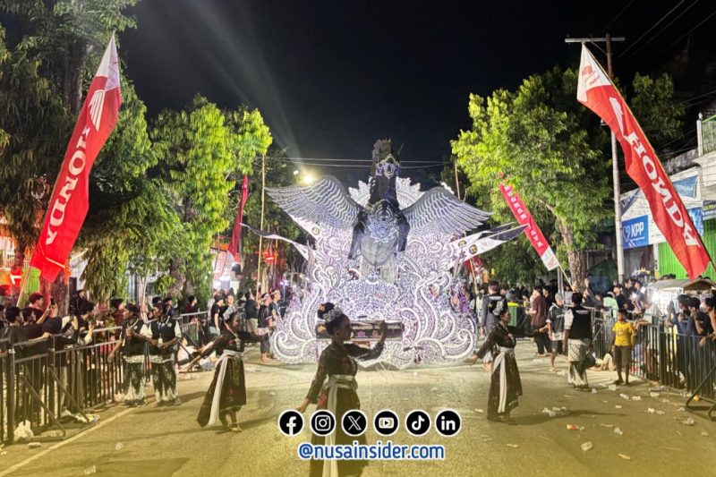 Foto. Tampak Dekorasi Mega Remmeng di Malam Hari dalam Gelaran Festival Musik Tong-tong 2025 Sumenep