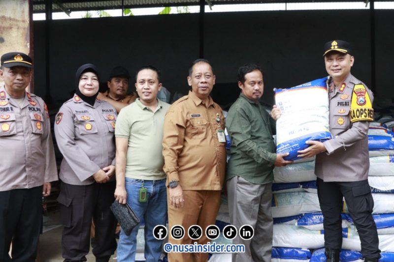 Foto. Penyerahan Bantuan Bibit Jagung oleh Kapolres Sumenep