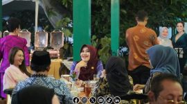 Foto. Dr Lia Istifhama, S.Sos.i., M.E.I yang akrab disapa Ning Lia saat tampil dengan Senyuman Khasnya dalam Sebuah Acara Formal