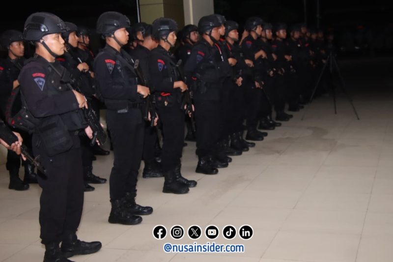 Foto. Apel Kesiapsiagaan Brimob Yang Hendak diterjunkan ke kepulauan Kangean Sumenep. 
