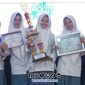 Foto. Penerimaan hadiah Dari Diskominfo Sumenep kepada Juara Video Pendek 
