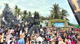 Foto. Kegiatan Komunitas Pemuda Rudal dengan Menghadirkan Grup Musik Tong-tong Mega Remmeng. 