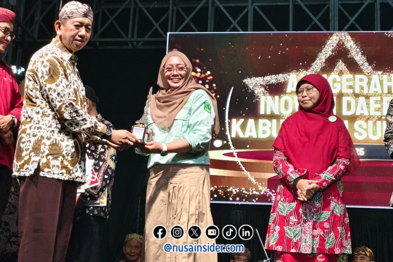 Foto. Drg Novia Sri Wahyuni saat menerima penghargaan Anugerah inovasi Daerah 2025 dari BRIDA Sumenep. 