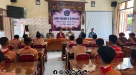 Foto. Kegiatan Police Goes To School di SMPN 2 Sumenep. 